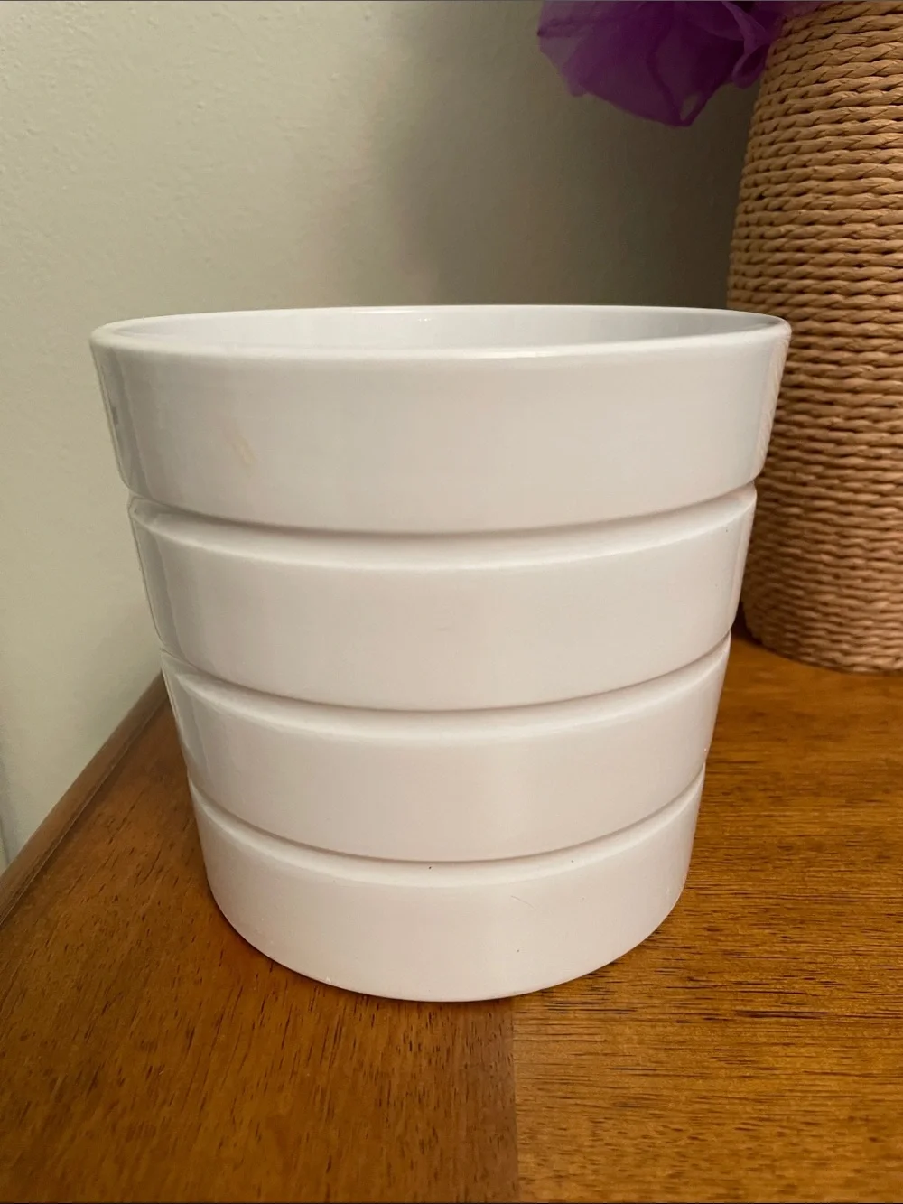 IKEA White KARDEMUMMA Ceramic Plant Pot